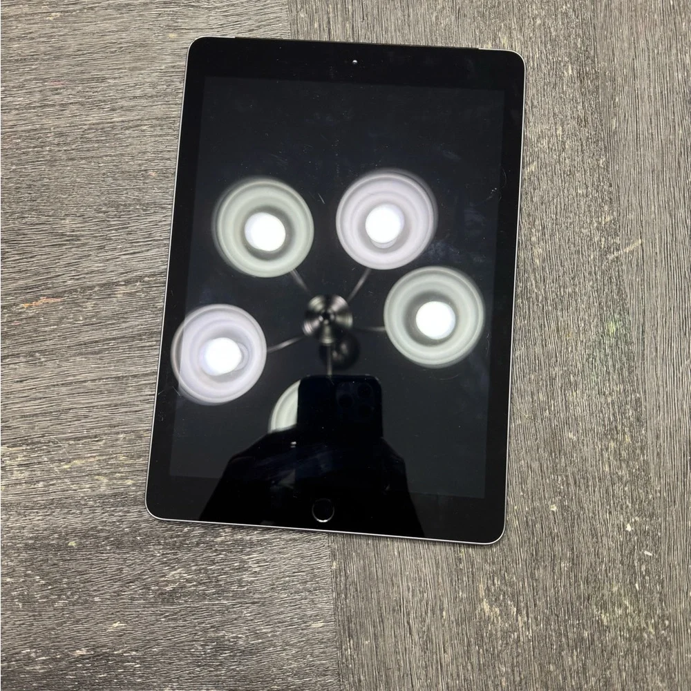 Apple Tablet - Sleek Silver Finish